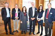 Philippe Alpy, Pascal Broulis, Brenda Tuosto, Céline Vara et Bénédict de Cerjat remercient Pascal Vuilleumier